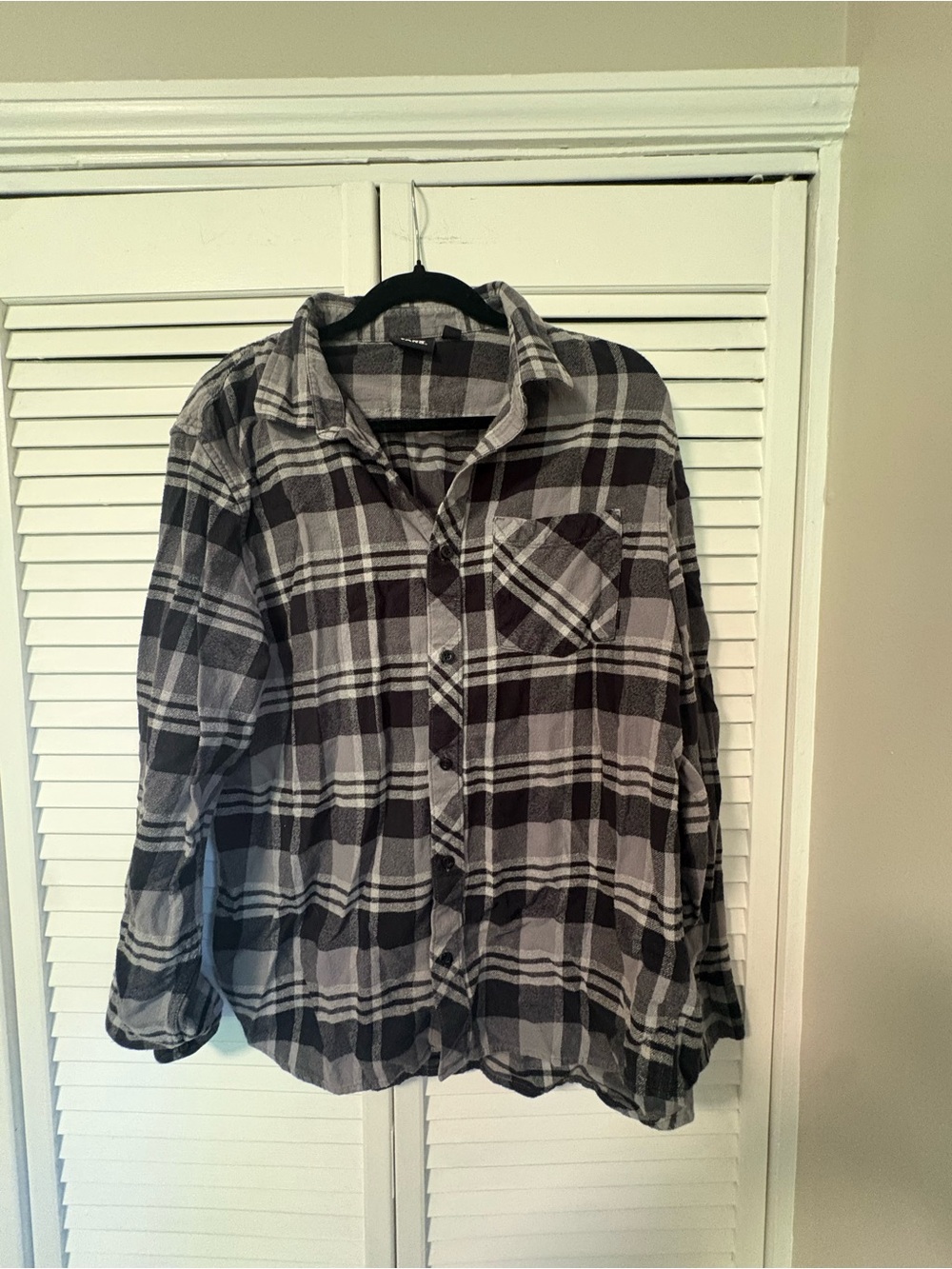 Vans Men's Black & Gray Plaid Button-Down Shirt